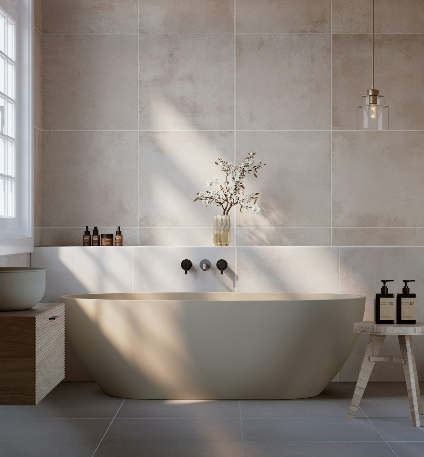 Modernes Bad mit freistehender Wanne und Großformatfliesen